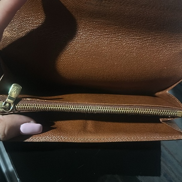 Authentic Louis Vuitton Brown long Sarah Monogram Wallet Certified - Picture 10 of 12